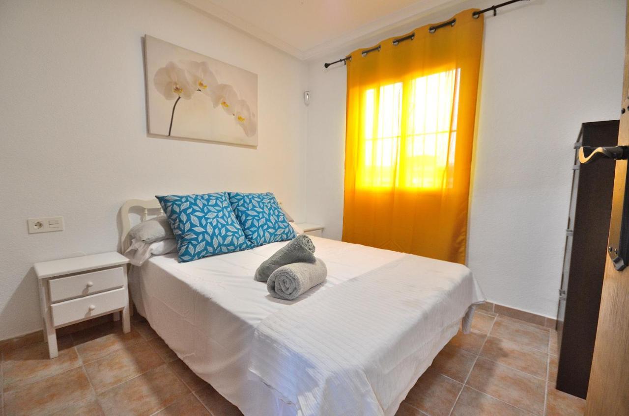 Agradable Adosado Con Piscina, Duchas Hidromasaje Villa Torrevieja Exterior foto