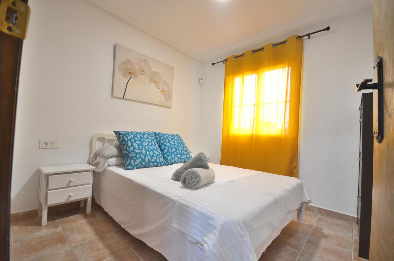 Agradable Adosado Con Piscina, Duchas Hidromasaje Villa Torrevieja Exterior foto