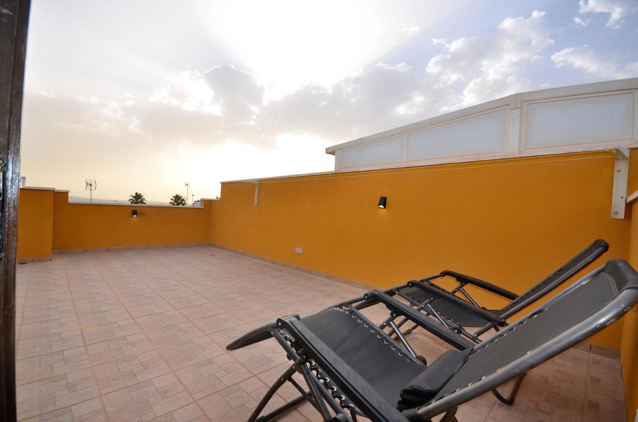 Agradable Adosado Con Piscina, Duchas Hidromasaje Villa Torrevieja Exterior foto