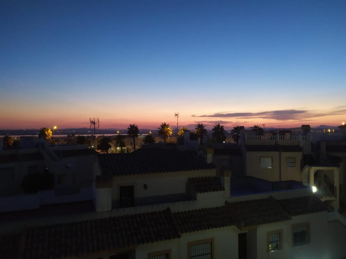 Agradable Adosado Con Piscina, Duchas Hidromasaje Villa Torrevieja Exterior foto
